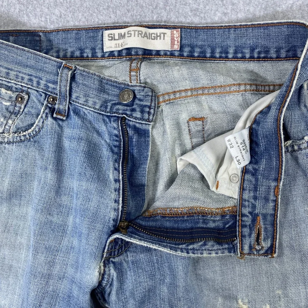 Vintage Levi's 514 Slim Straight Jeans Men 32x30 Blue Distressed Destroyed Denim